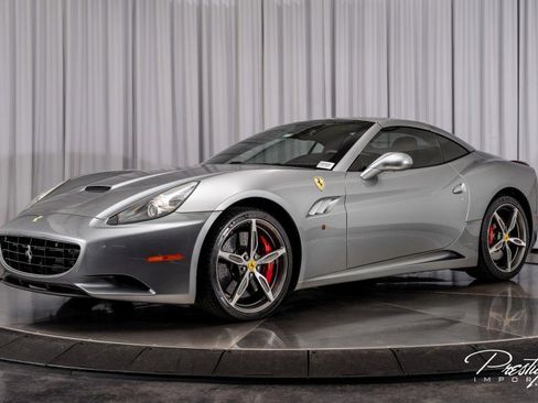 Used 2014 Ferrari California image 10