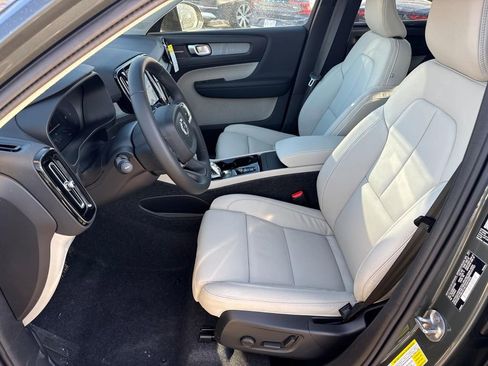 New 2026 Volvo XC40 B5 Ultra w/ Climate Package image 8