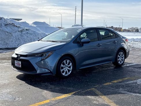 Used 2022 Toyota Corolla LE image 5