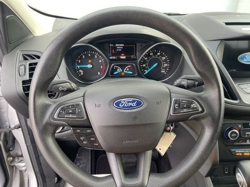 Used 2018 Ford Escape SE w/ SE Sync 3 Package image 2