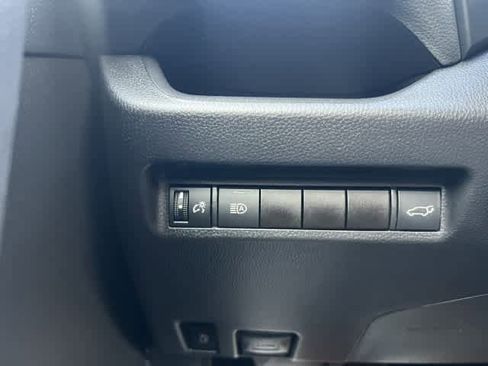 Used 2021 Toyota RAV4 XLE image 29