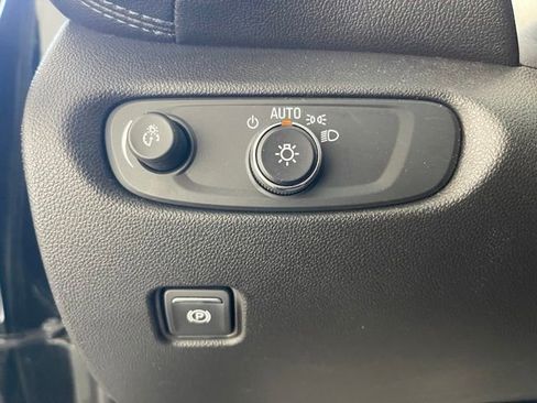 Used 2020 Chevrolet Blazer LT FWD image 36