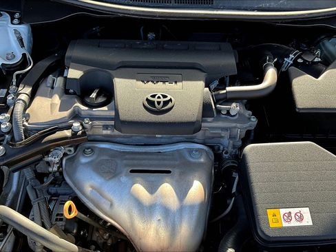 Used 2017 Toyota Camry XLE image 30