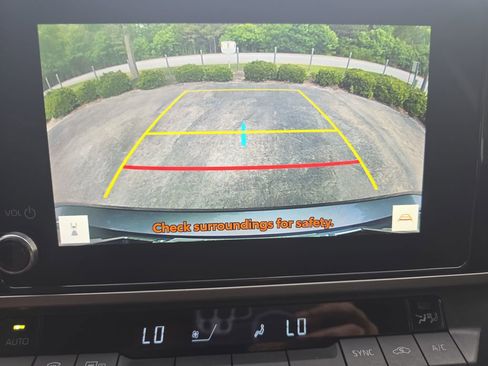 Used 2025 Toyota Camry SE w/ Convenience Package FWD image 28