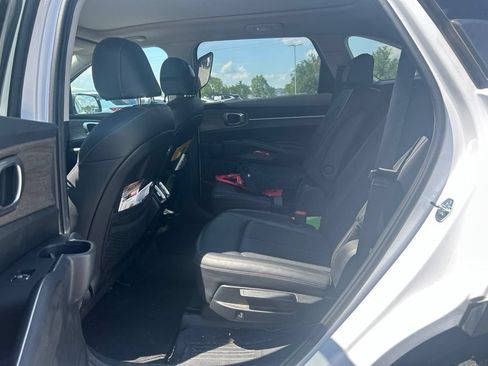 Certified 2023 Kia Sorento EX w/ Panoramic Sunroof Package FWD image 11