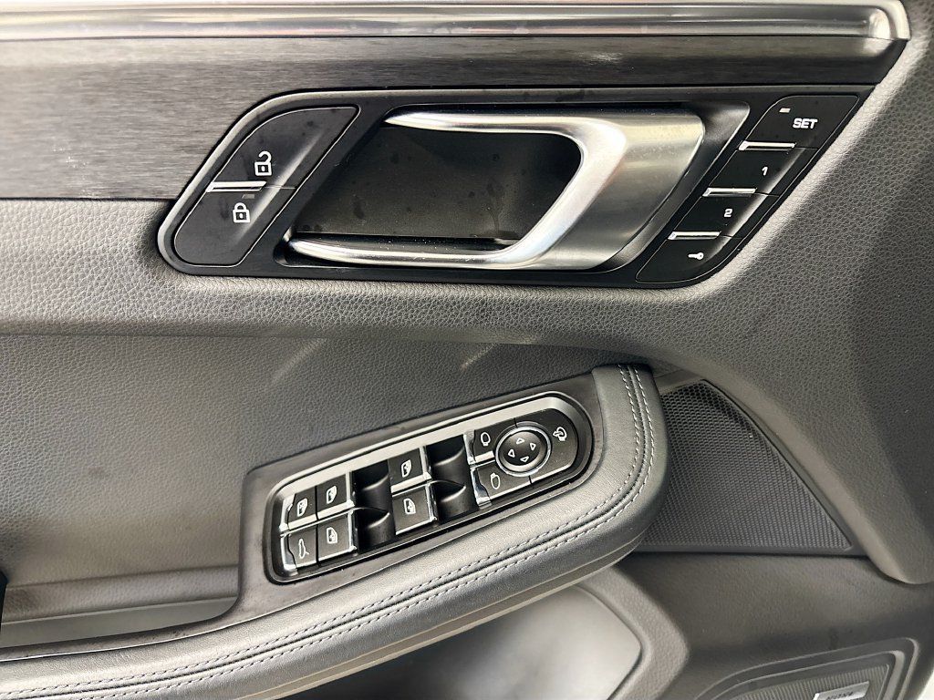 Used 2022 Porsche Macan GTS AWD/4WD image 22