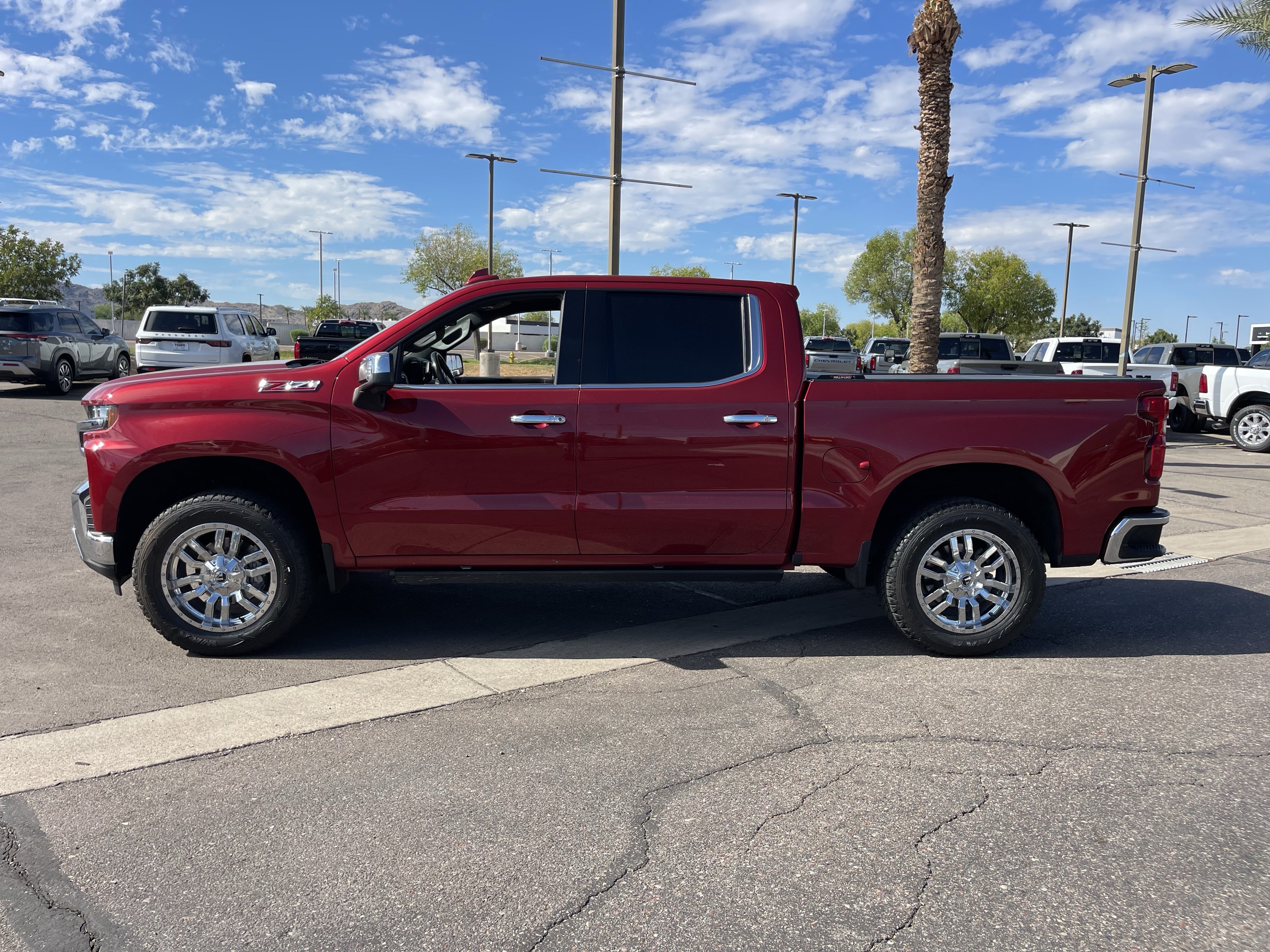 Used 2020 Chevrolet Silverado 1500 LTZ AWD/4WD image 3