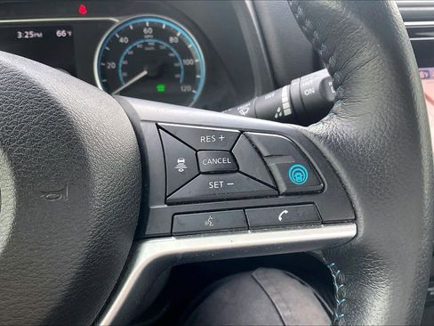 Used 2018 Nissan Leaf SV w/ SV Technology Package image 25