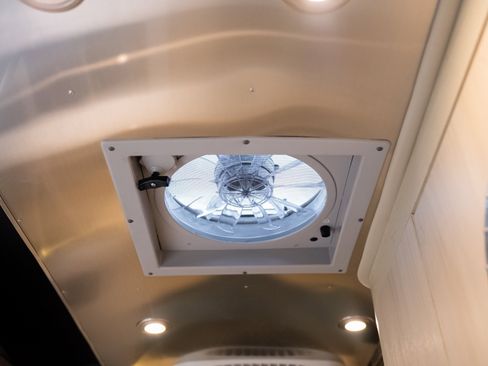 Used 2022 Mercedes-Benz Sprinter 144 Cargo image 69