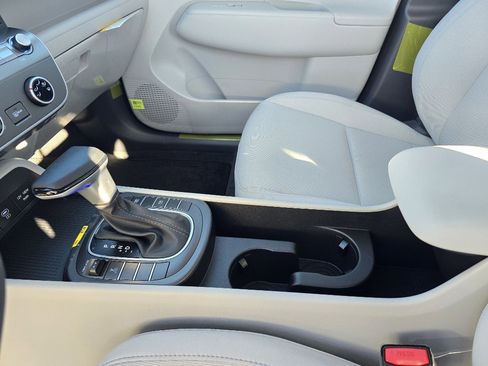 New 2026 Hyundai Kona SE image 23