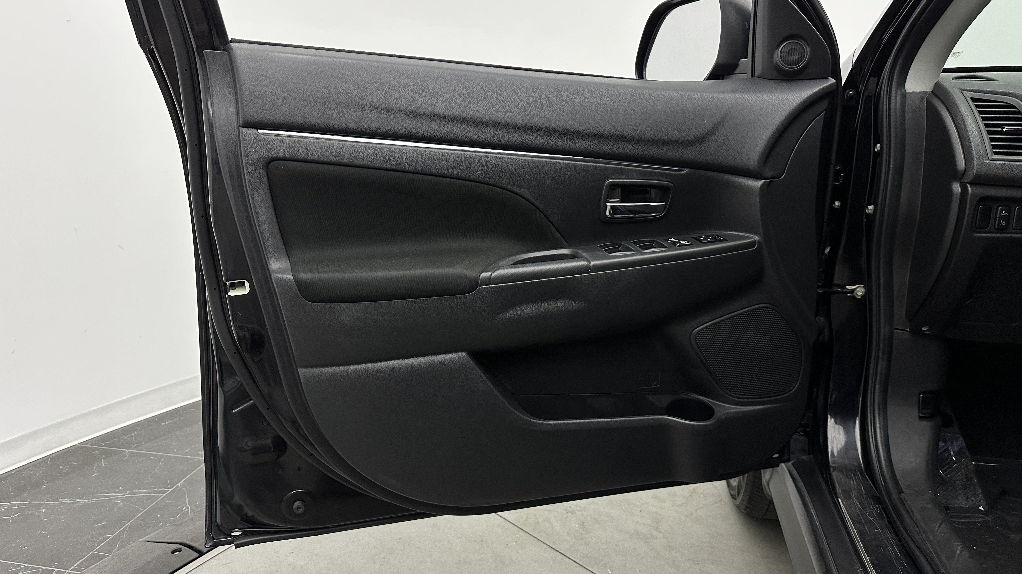 Used 2023 Mitsubishi Outlander Sport AWD image 11