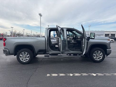 Used 2024 Chevrolet Silverado 3500 High Country w/ High Country Premium Package image 25