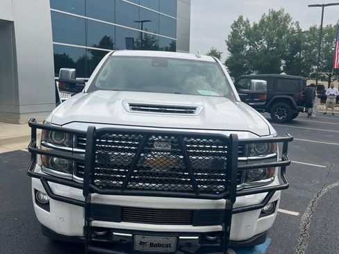 Used 2017 Chevrolet Silverado 2500 High Country w/ Duramax Plus Package AWD/4WD image 4