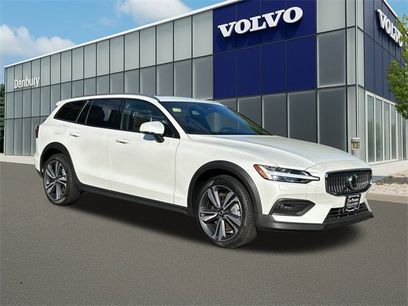 New 2026 Volvo V60 B5 Cross Country Plus w/ Protection Package Premier