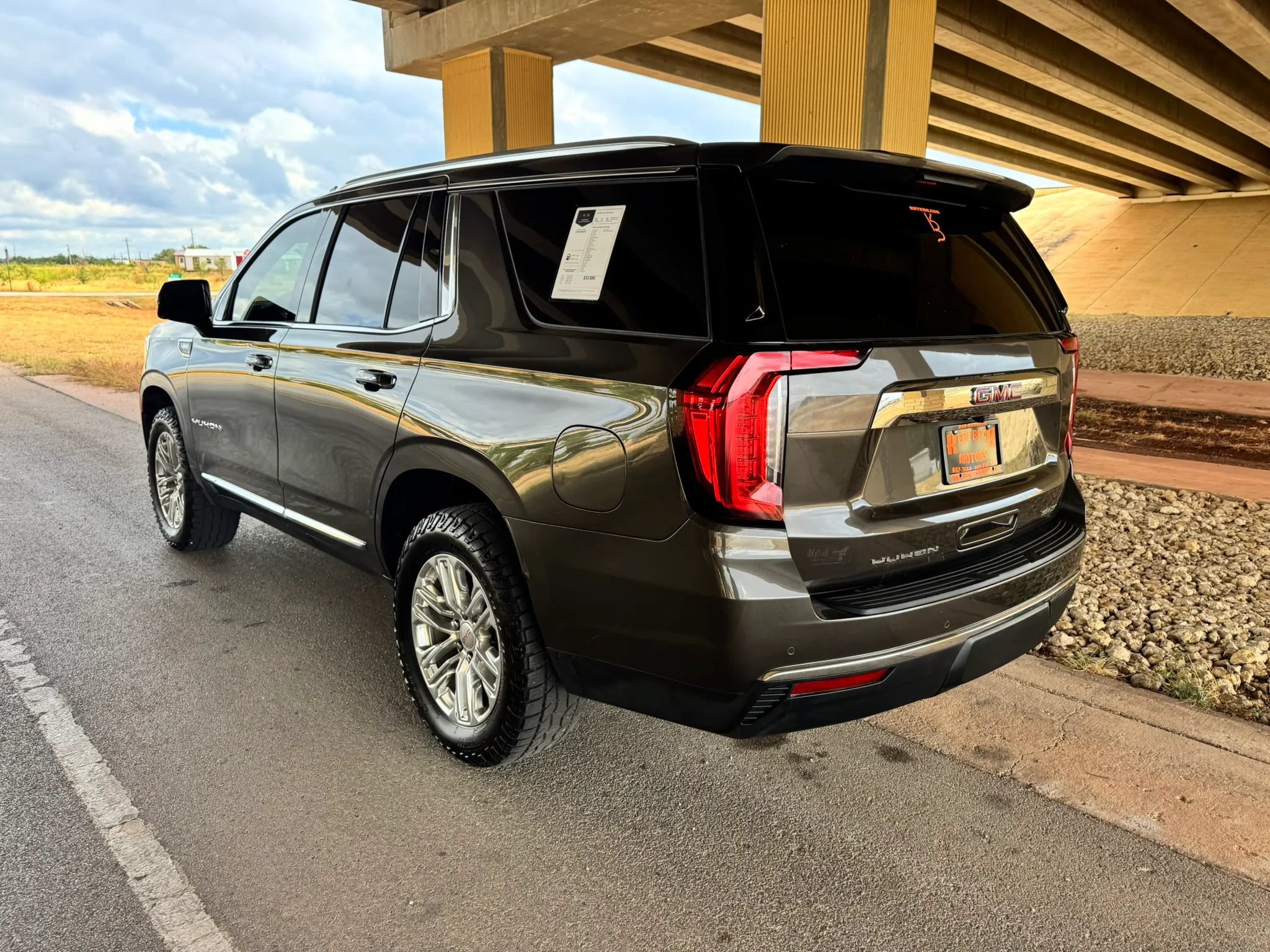 Used 2021 GMC Yukon SLT w/ SLT Luxury Plus Package AWD/4WD image 5