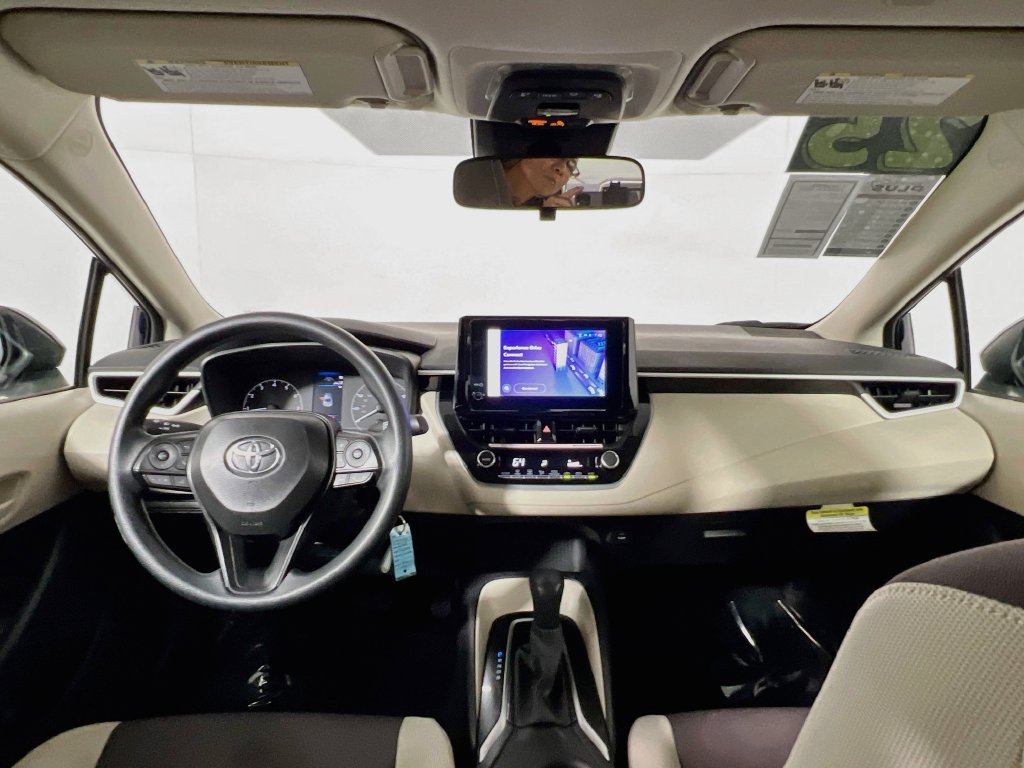 Used 2025 Toyota Corolla LE FWD image 26