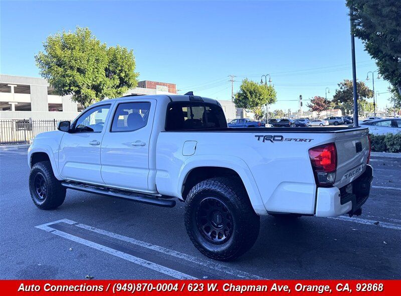 Used 2016 Toyota Tacoma TRD Sport RWD image 4