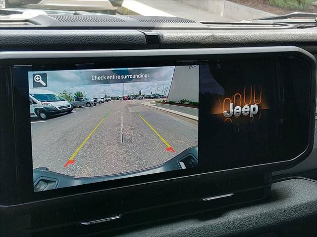 Certified 2025 Jeep Gladiator Sport AWD/4WD image 15