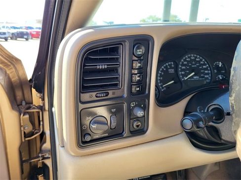 Used 2001 Chevrolet Tahoe LT w/ LT Preferred Equipment Group image 15