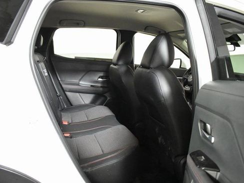 Certified 2025 Nissan Kicks SR image 29