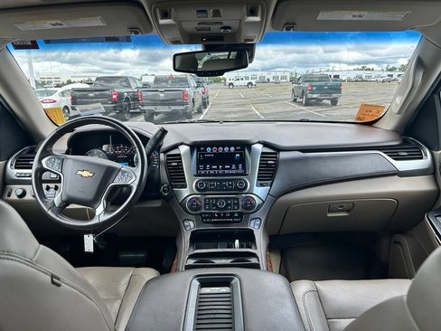 Used 2017 Chevrolet Suburban Premier AWD/4WD image 20