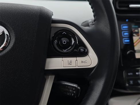 Used 2017 Toyota Prius Four image 22
