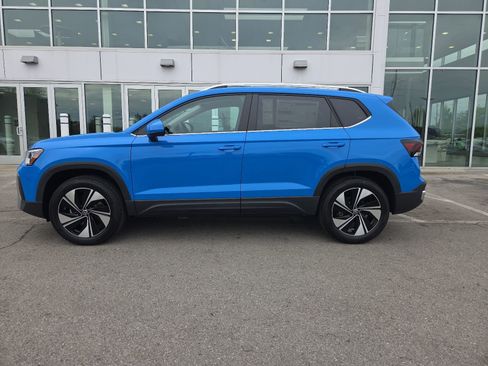 New 2026 Volkswagen Taos SE AWD/4WD image 8