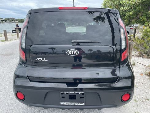 Used 2018 Kia Soul FWD image 27