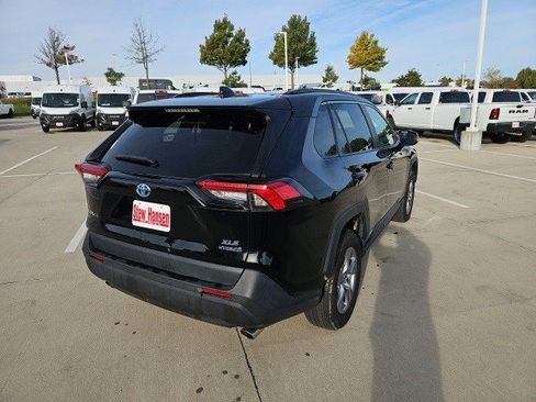 Used 2024 Toyota RAV4 XLE image 6