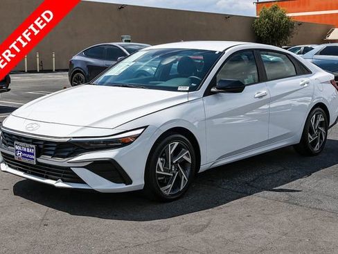 Certified 2025 Hyundai Elantra SEL FWD image 3