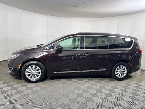 Used 2018 Chrysler Pacifica Touring-L Plus w/ Advanced Safetytec Group image 6