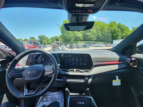New 2026 Chevrolet Equinox RS w/ Safety and Technology Package FWD image 20