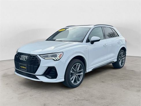 Used 2021 Audi Q3 2.0T Premium Plus w/ Premium Plus Package image 3