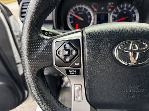 Used 2017 Toyota 4Runner SR5 image 18