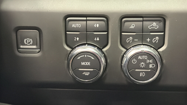Used 2023 GMC Sierra 1500 Denali w/ Denali Reserve Package AWD/4WD image 32