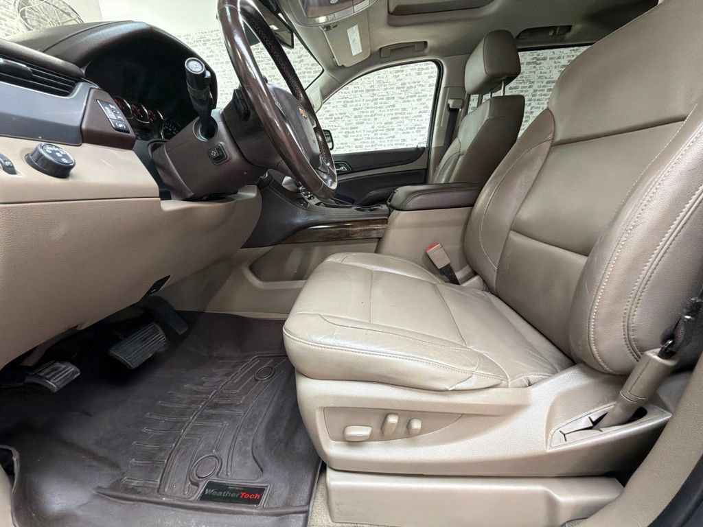 Used 2020 Chevrolet Suburban LT RWD image 27