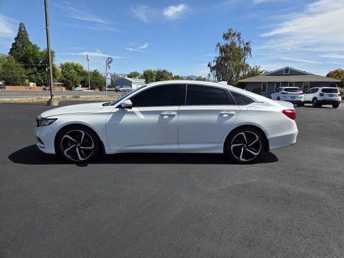 Used 2018 Honda Accord Sport image 8