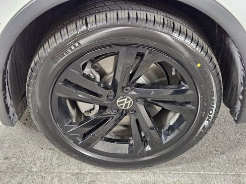 Used 2024 Volkswagen Tiguan SE R-Line image 13