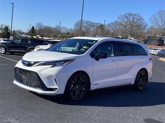 Used 2021 Toyota Sienna XSE video 3