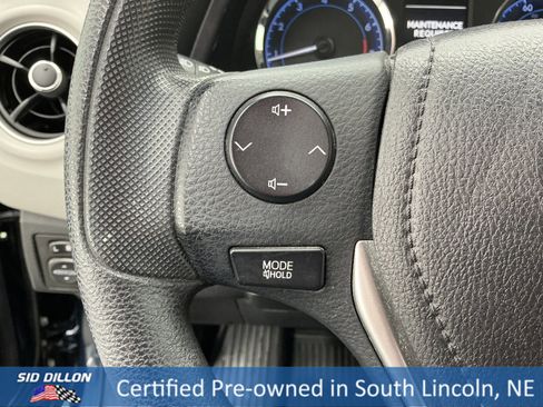 Used 2018 Toyota Corolla LE image 9