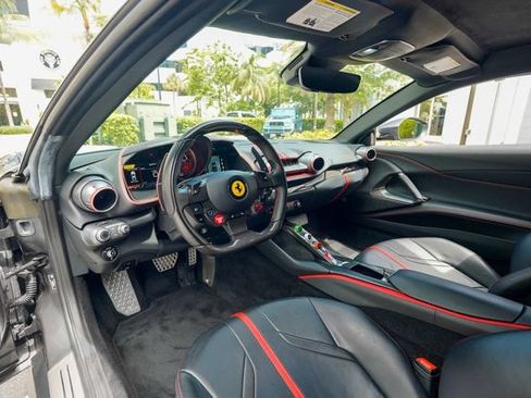 Used 2020 Ferrari 812 Superfast RWD image 3