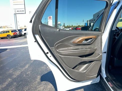 Used 2019 GMC Terrain Denali w/ Advanced Safety Package AWD/4WD image 16
