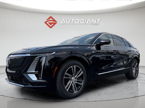Used 2025 Cadillac Lyriq Luxury AWD/4WD image 14