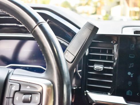 Used 2024 Chevrolet Silverado 2500 LT image 19