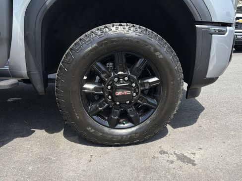 Used 2026 GMC Sierra 2500 AT4 w/ AT4 Premium Plus Package AWD/4WD image 13