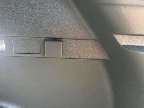 Used 2026 Chevrolet Equinox LT AWD/4WD image 13