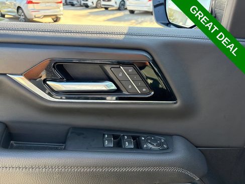 Used 2025 GMC Yukon Denali AWD/4WD image 15