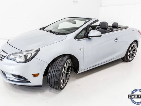 Used 2019 Buick Cascada Premium image 2