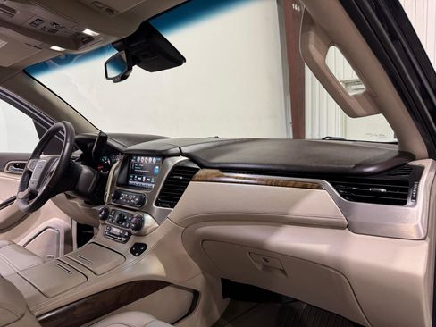 Used 2019 GMC Yukon XL Denali w/ Denali Ultimate Package image 11