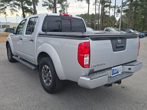 Used 2015 Nissan Frontier Desert Runner image 3